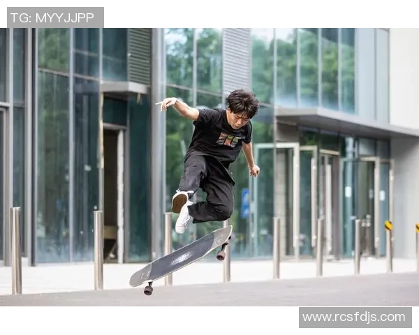 周静独家分享滑板技巧与心得体会助你轻松入门滑板世界 周静独家分享滑板技巧与心得体会助你轻松入门滑板世界