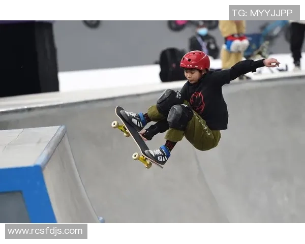 武汉滑板队在滑板精英赛中的战术表现分析与点评 武汉滑板队在滑板精英赛中的战术表现分析与点评