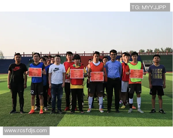 在绿茵场上舞动青春足球与舞蹈交织的梦想之旅